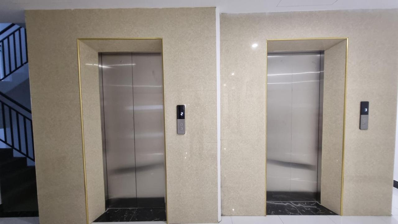 Era Apartment Khuc Thua Du Hanoi Exterior photo